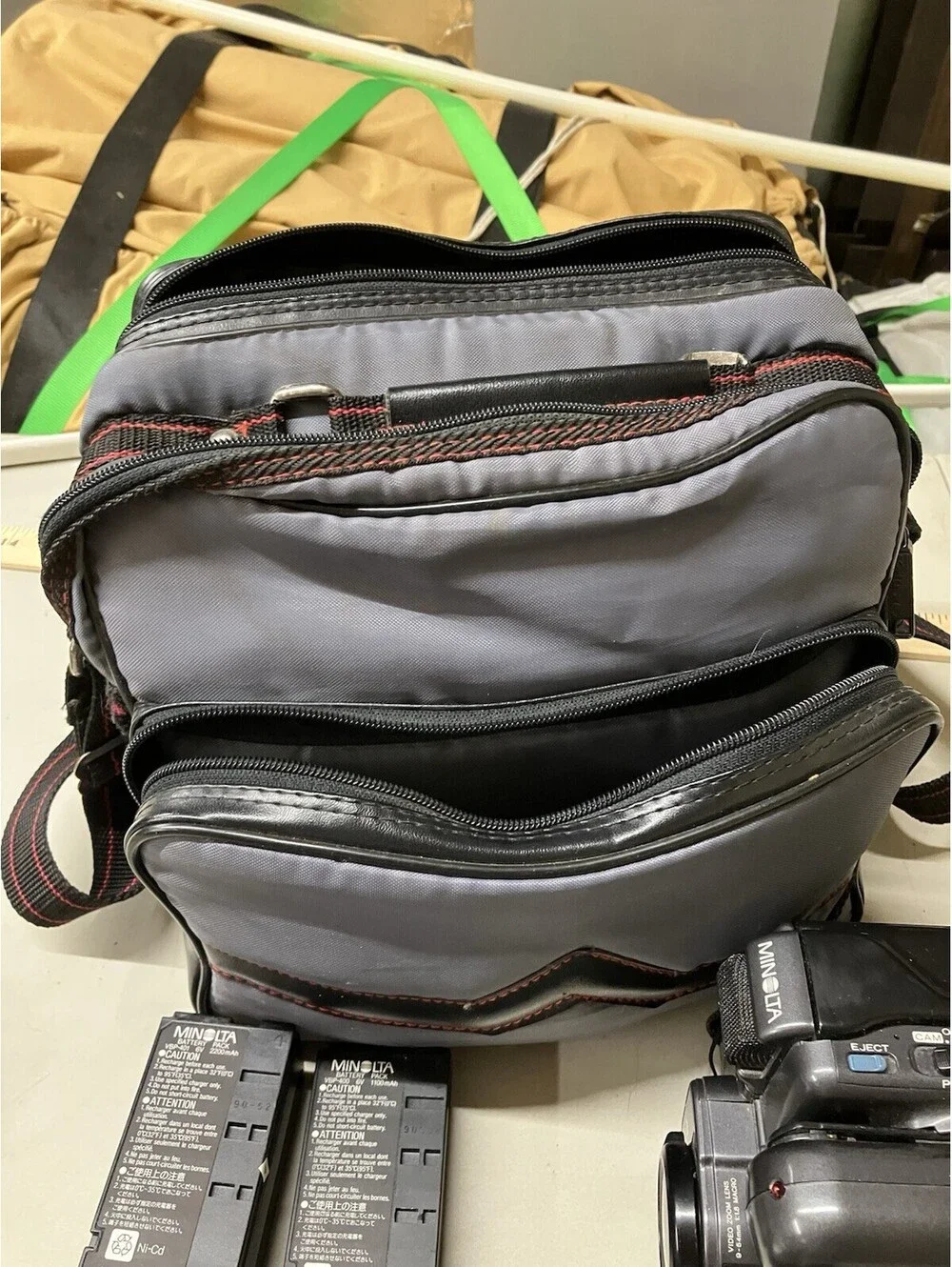 Minolta Master 8-418 Video Camcorder With Bag, Batteries, & Cords Parts & Repair